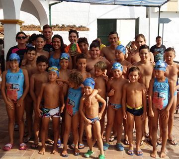 La Escuela de Natación despunta en Álora