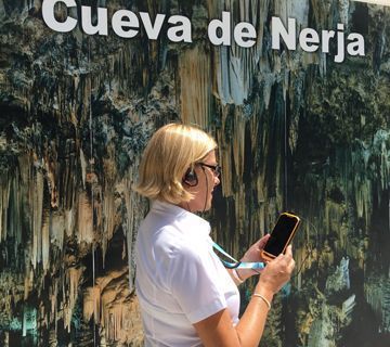 La Cueva de Nerja, primera gruta que instala red de fibra óptica en su interior