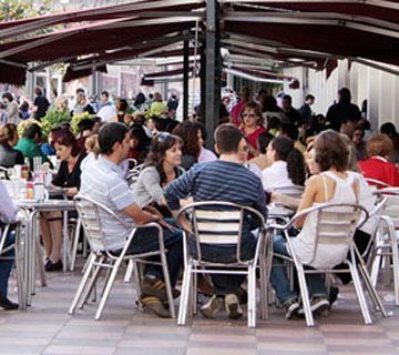 Un decreto de la Junta permitirá poner terrazas en las discotecas