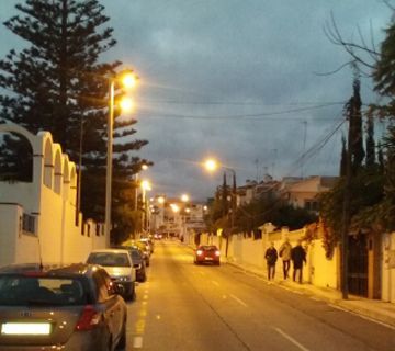 La avenida Rodríguez Acosta mejora su alumbrado