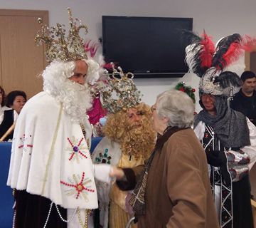 Los Reyes de El Cautivo reparten ilusión un año más