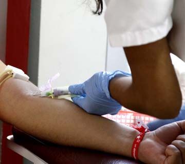 La Parroquia de El Salvador acoge una campaña de donación de sangre