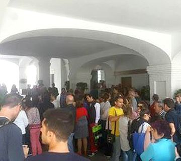Un bulo produce una manifestación a las puertas del Ayuntamiento