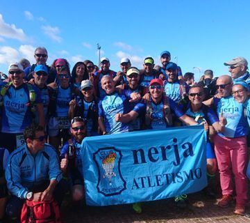 Una treintena de atletas nerjeños finalizan los 101