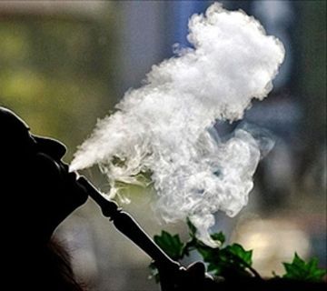 La Guardia Civil alerta sobre el peligro del consumo de tabaco por parte de jóvenes y menores