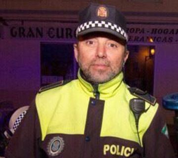 Bernardo Cortés recibe la Cruz Verde al Merito Policial