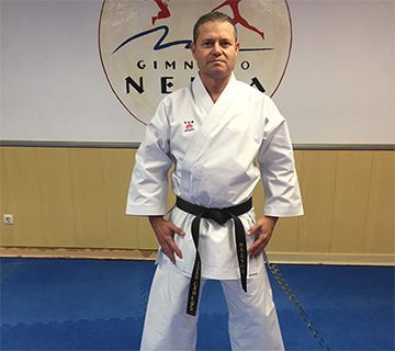 El nerjeño Juan Carlos García consigue el 5º Dan de Karate