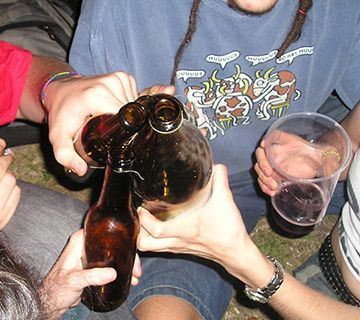 Luz verde a las bases de la ley contra el consumo de alcohol en menores