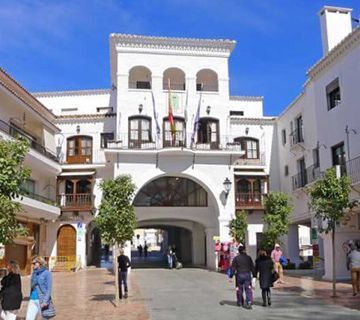 Según el PP las gestiones de Arrabal y Rivas cuestan mucho dinero a Nerja