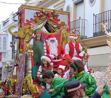 Nerja recibe la visita de Papa Noel