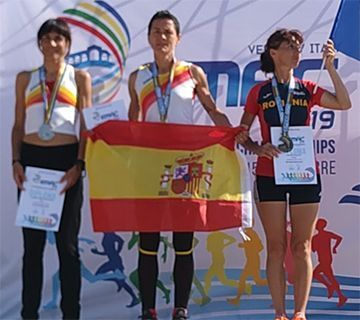 Lola Chiclana consigue tres oros en el Europeo Máster