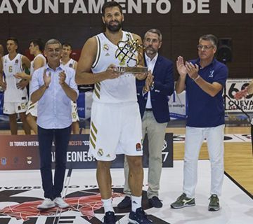 El Real Madrid campeón del IX Torneo Internacional de Baloncesto