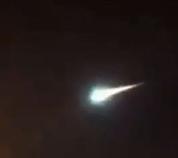 Una bola de fuego recorre el cielo axárquico