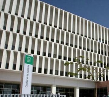La Audiencia de Málaga mantiene la causa por el vertedero