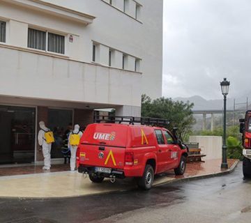 La UME desinfecta la Residencia del Buen Samaritano