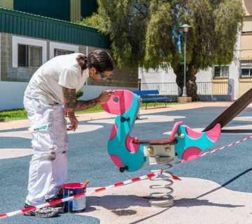 Campaña de mejora de los parques infantiles y la señalización vial
