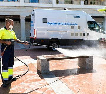 El Ayuntamiento refuerza la desinfección de las calles