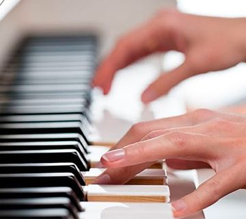 La Escuela de Música y Danza de Nerja ofrece clases telemáticas