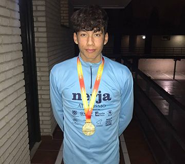 Teum Michel Van Veen campeón de España sub 16 de salto con pértiga