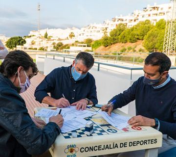 Reapertura de la pista polideportiva del Pabellón Cubierto