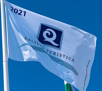 Las playas de Nerja renuevan sus certificados de calidad turística