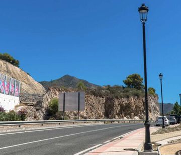 La circunvalación de Maro pasará a denominarse calle Luis Viñolo Gálvez