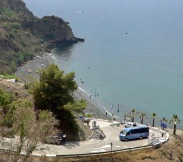 Se regula el acceso de vehículos a las playas de Maro