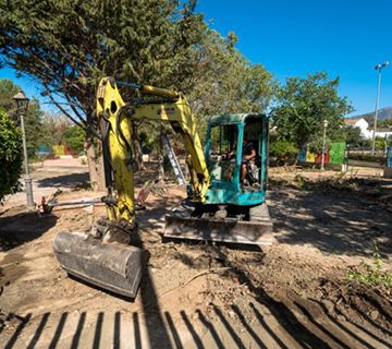 Comienzan las obras del nuevo parque infantil del Verano Azul