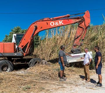 Dan comienzo los trabajos de limpieza y desbroce del río Chillar
