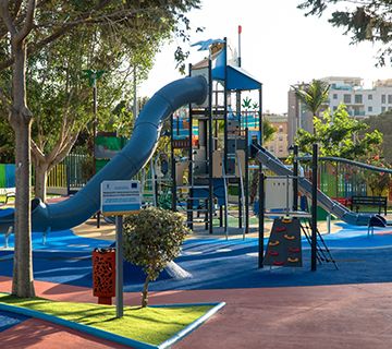 Inaugurado el nuevo parque infantil del Verano Azul