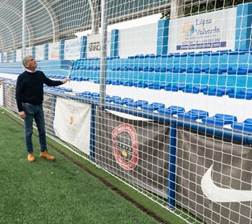 Se instalan nuevas redes perimetrales en el campo de fútbol