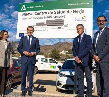 Juanma Moreno visita Nerja