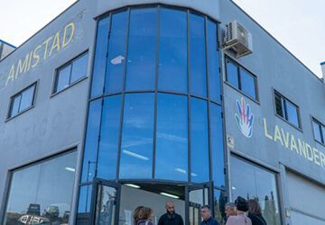 Armijo visita la unidad de orientación del Taller de la Amistad