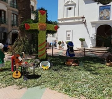 Nerja y Maro celebran el Día de la Cruz