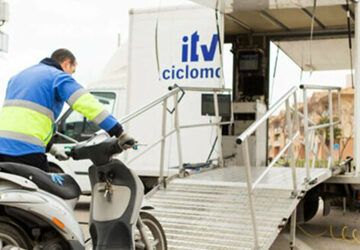 Vuelve a Nerja la ITV móvil para ciclomotores