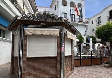 Ceden a la AECC el uso del quiosco frente al Ayuntamiento