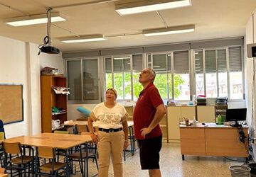 El Ayuntamiento renueva el alumbrado del CEIP San Miguel