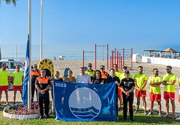 Ya lucen las banderas azules en las playas de Nerja y Maro