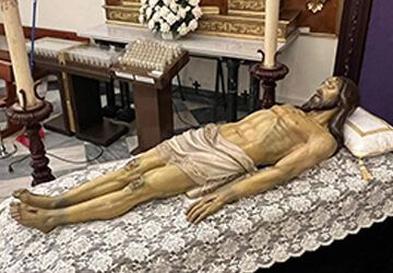 Misa en honor del Santísimo Cristo Yacente del Santo Entierro