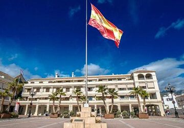 Nerja conmemora el Día de la Constitución Española