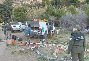 Desalojado un asentamiento ilegal en la playa de Las Alberquillas