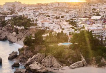 Nerja, el segundo pueblo más feliz de España