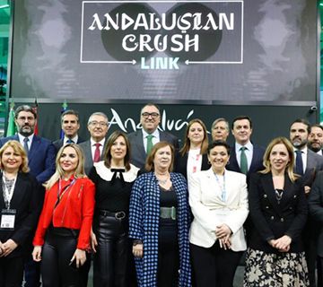 Nerja se promociona en la feria ITB de Berlín