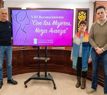 Galardones para las taxistas de Nerja y Elisa Urrestarazu