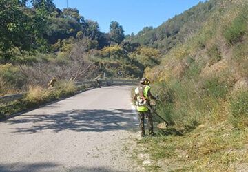 Trabajos de mejora en la carretera de Río de la Miel