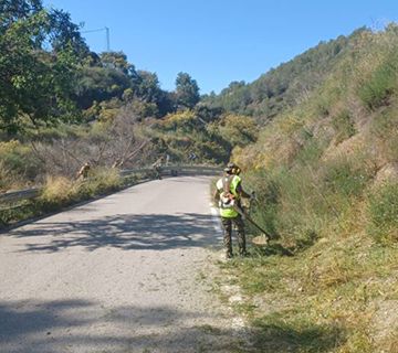 Trabajos de mejora en la carretera de Río de la Miel