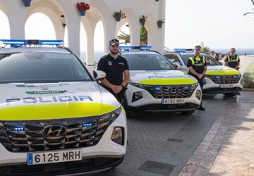 Tres nuevos vehículos para la Policía Local