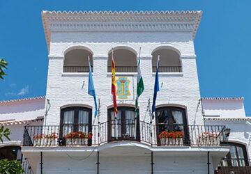 Nerja reduce el desempleo un 17,55% y marca un récord en la Axarquía