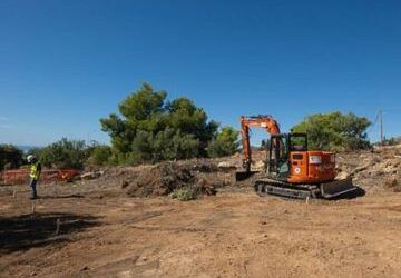 Arrancan las obras del aparcamiento en Maro