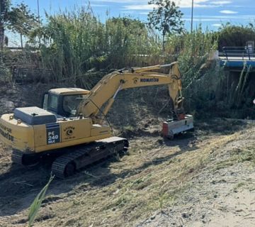 Dan comienzo los trabajos de limpieza y desbroce del río Seco